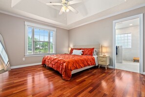4 bedrooms, iron/ironing board, WiFi, bed sheets