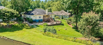 6 miles to Campus 4 to RTJ 1.5 to DT Opelika