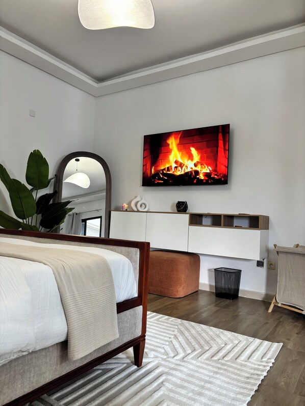 Comfort Apartment | 3 bedrooms, blackout drapes, iron/ironing board, free WiFi