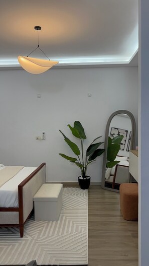 Comfort-huoneisto | Pimennysverhot, silitysrauta/-lauta, ilmainen Wi-Fi