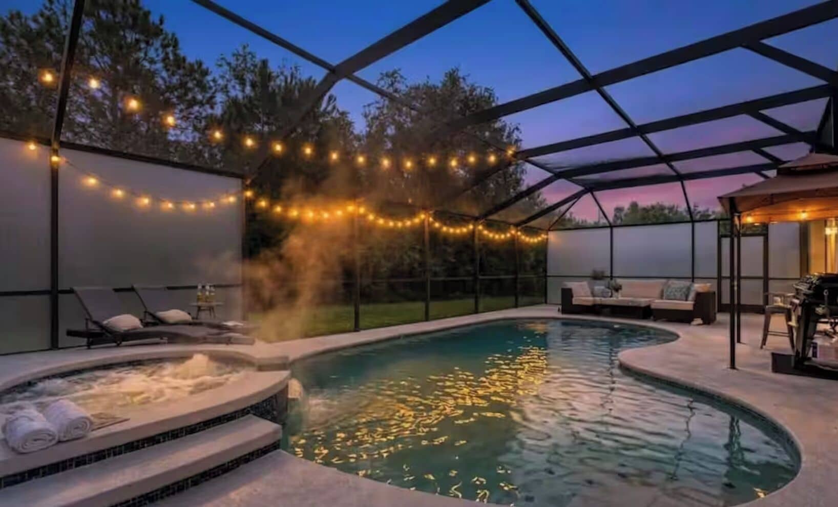 Alberca al aire libre y alberca climatizada