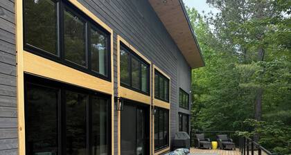 Sunny Shores Lakehouse