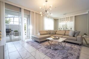 TV - Storey Lake 5BR | Private Pool & 2 Ensuites (kissimmee)