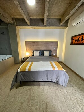 8 bedrooms, WiFi, bed sheets