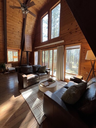 New! Quiet cabin in the pines at Custer State Park