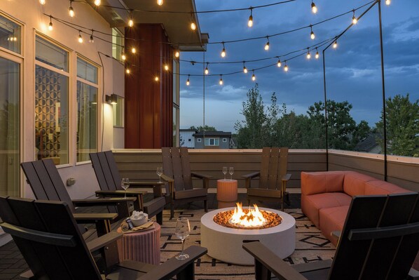 屋外ダイニングエリア