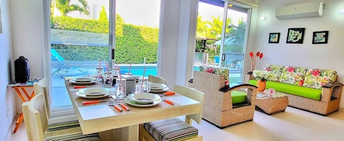 Encantadora Casa Piscina Privada AA Wifi