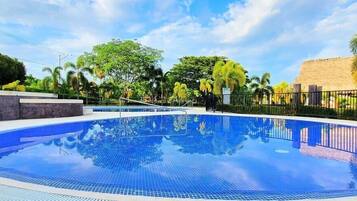 Chalet | Kolam renang | Kolam renang outdoor