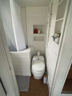 Deluxe-mobile home - bjergudsigt | Badeværelse