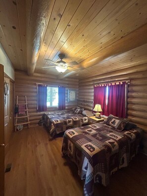 4 soverom, strykejern/-brett, wi-fi (inkludert) og sengetøy