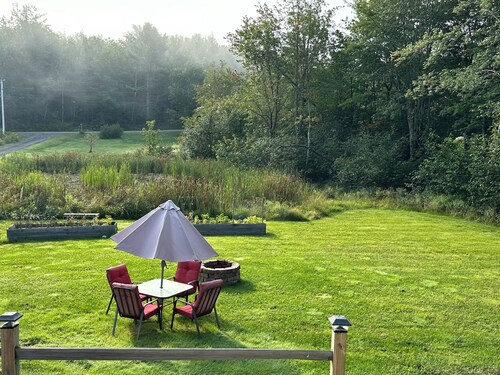 Country Charm: Cozy getaway in delightful Searsport 