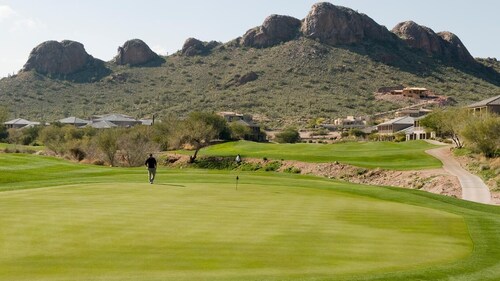 Quite Charming Updated 2 bedroom/1 bath home in Apache Junction, AZ