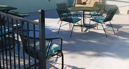 Quite Charming Updated 2 bedroom/1 bath home in Apache Junction, AZ