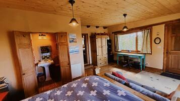 4 habitaciones, escritorio, tabla de planchar con plancha y wifi gratis