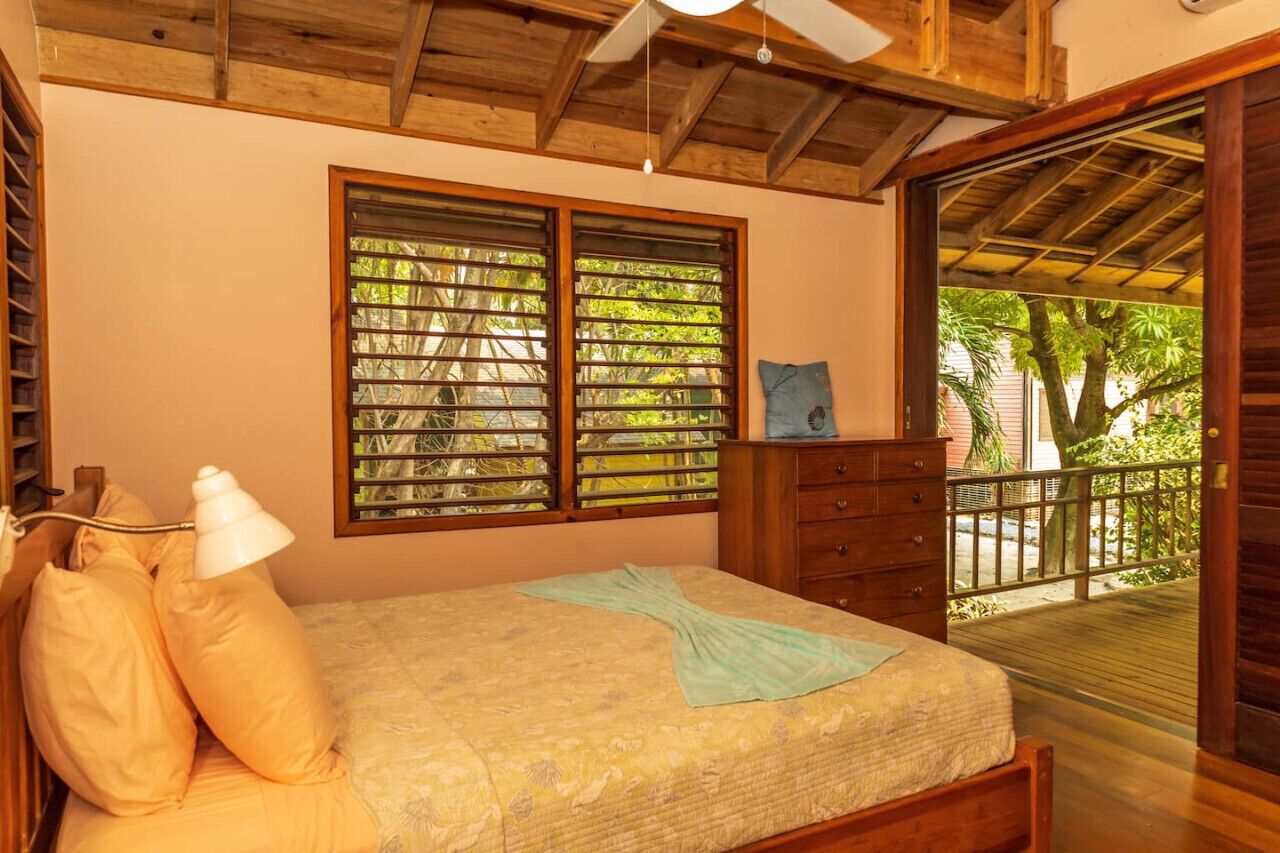 3 habitaciones, escritorio, tabla de planchar con plancha y wifi 