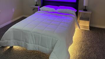 2 bedrooms, iron/ironing board, WiFi, bed sheets