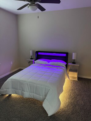 2 bedrooms, iron/ironing board, WiFi, bed sheets - Charming 2-bedroom apartment with fitness room, WiFi in enchanting Killeen (Killeen)