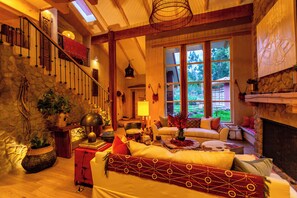 独立别墅, 阳台, 山谷景观 | 起居区 | 平板电视