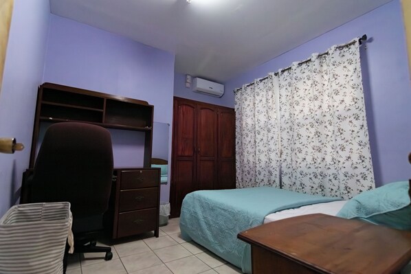 3 bedrooms, desk, iron/ironing board, WiFi