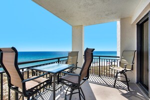 Condo, Multiple Beds (Navarre Towers 504) | Outdoor dining