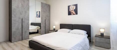 2 makuuhuonetta, silitysrauta/-lauta, Wi-Fi, vuodevaatteet