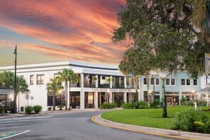 Front of property - The Roanoke Hotel (Sebring)