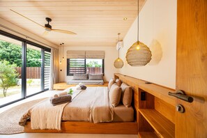 4 bedrooms, in-room safe, desk, iron/ironing board