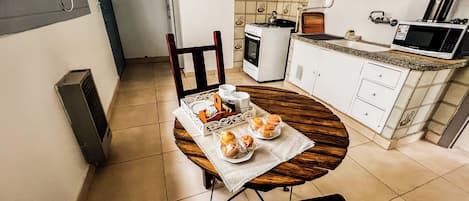 House, 2 Bedrooms | Dining room