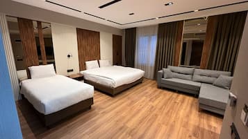 Junior Room | Egyptian cotton sheets, premium bedding, Tempur-Pedic beds, minibar