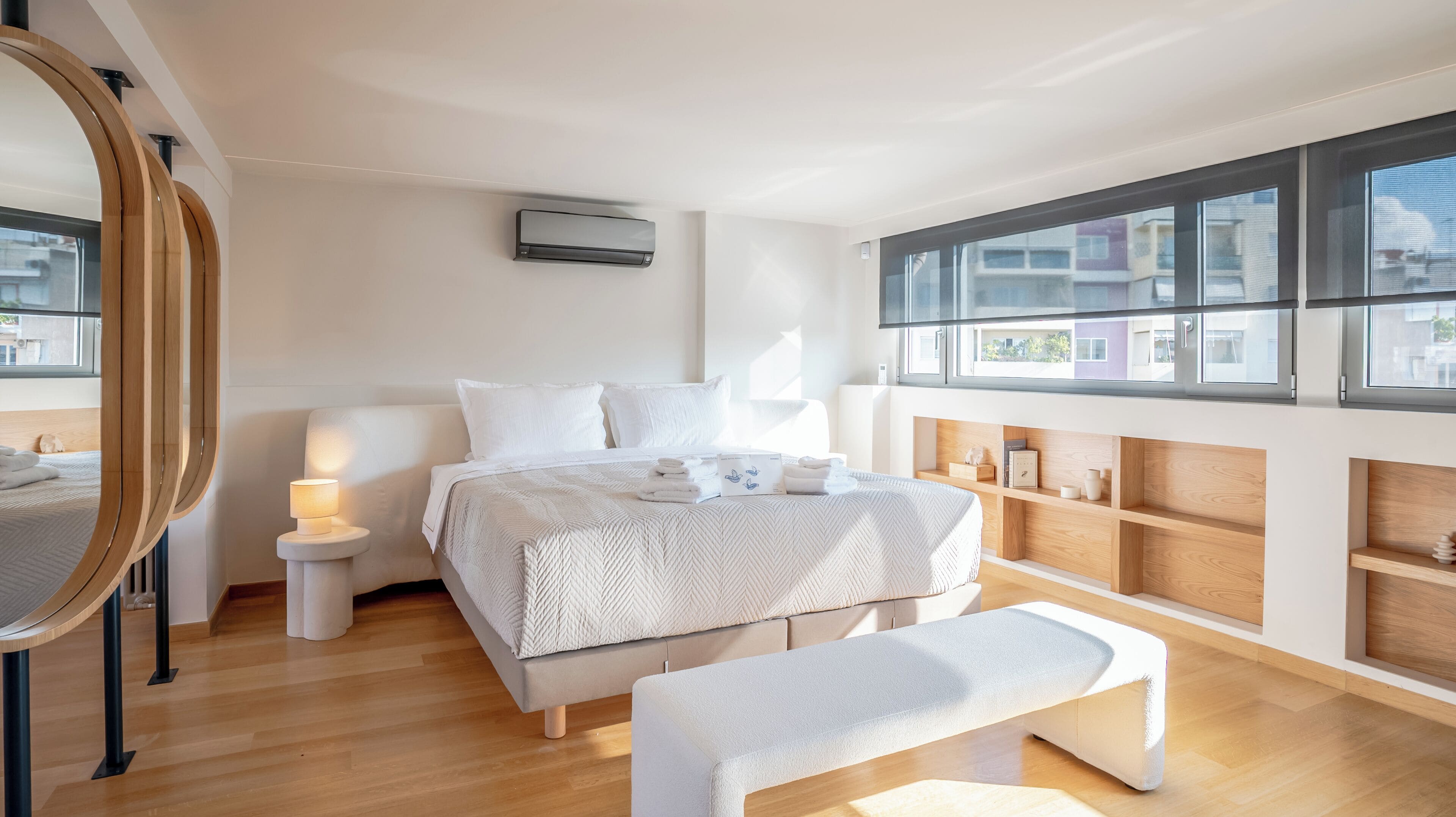 Ropa de cama de alta calidad y escritorio 