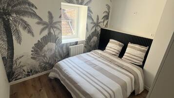 1 bedroom, free WiFi, bed sheets