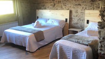 7 bedrooms, iron/ironing board, free WiFi, bed sheets