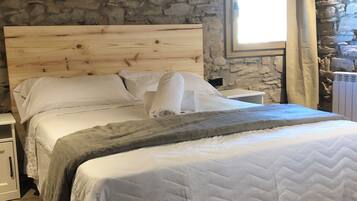 7 bedrooms, iron/ironing board, free WiFi, bed sheets