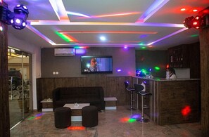2 bars/lounges - PRESKEN HOTELS FAJODD4 (Lagos)
