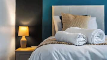 3 bedrooms, iron/ironing board, WiFi, bed sheets