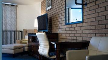 Habitación individual Confort, vista a la ciudad | Escritorio, espacio para trabajar con laptop y wifi gratis