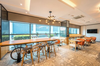 Holiday Inn Express Greater Noida Knowledge Park by IHG