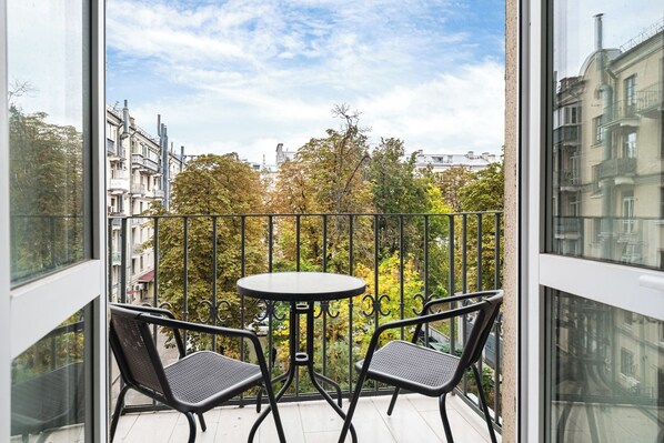 Appartement, balcon, vue ville | Terrasse/Patio