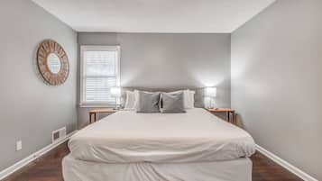 6 bedrooms, iron/ironing board