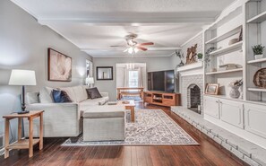 Living area - Shelby Parks Farm Haddington Home (Memphis)