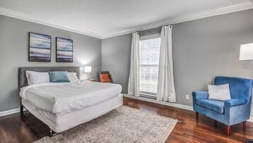 6 bedrooms, iron/ironing board