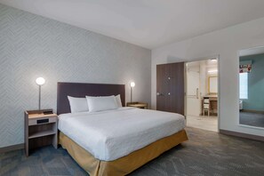 Suite, 1 cama de matrimonio grande, accesible para personas con discapacidad (Roll-In Shower) | Tabla de planchar con plancha y wifi gratis