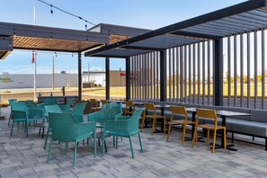 Terrace/patio - Home2 Suites By Hilton Troy, Al (Troy)
