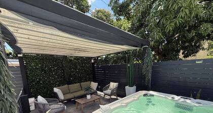 Charming Miami Design District Cottage 1BR/1BA- Free Parking- Hot Tub