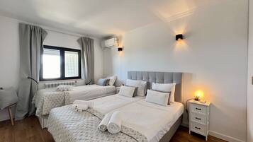 3 bedrooms, iron/ironing board, free WiFi, bed sheets