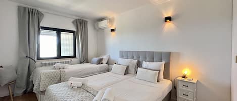 3 bedrooms, iron/ironing board, free WiFi, bed sheets