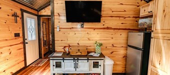 Tiny Cottage with Pickleball and Pet Friendly