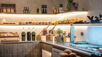 Her gün açık büfe kahvaltı (kişi başı 39.00 AUD)