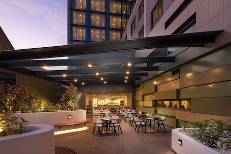Restaurant. Doubletree By Hilton Hobart
