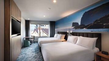 Brankas, ruang kerja ramah laptop, tirai kedap cahaya, dan kedap suara